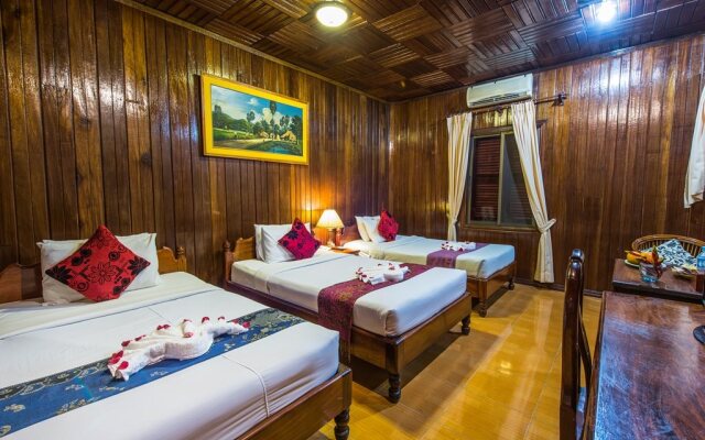 Neak Pean Hotel - Wooden House