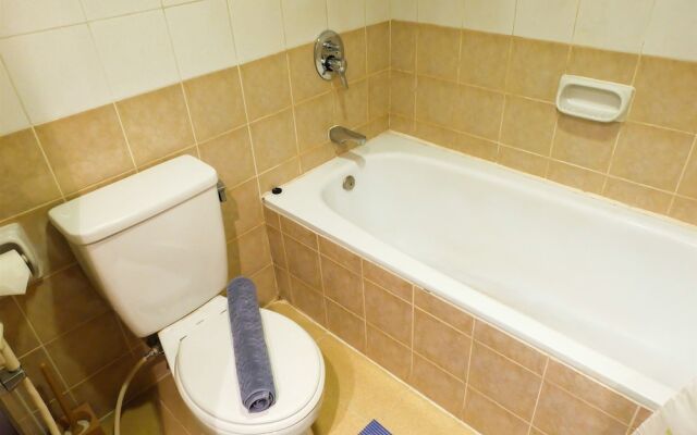 Exclusive 1 Bedroom Batavia Apartment by Travelio
