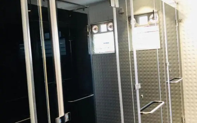 Hotel Orchid Inn (male only)