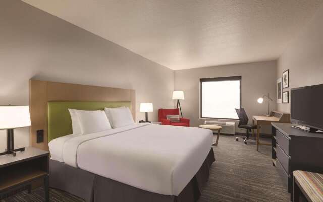 Country Inn & Suites by Radisson, Tampa Airport East-RJ Stadium