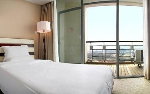 He Mei Holiday Bay Hotel