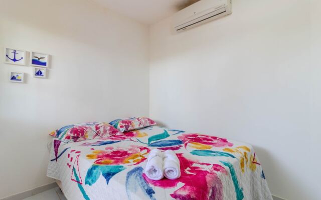 IT10 Bangalô Duplex 3 Suítes Pé na Areia