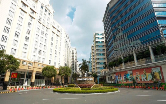 MCollection - Stay Across NAIA Terminal 3 in Newport City