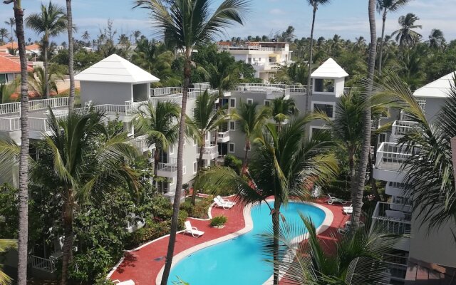 SOL CARIBE SUITES DELUXE Beach Club and Pool
