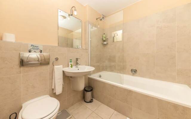 Delightful 2 Bedroom Townhouse in Woodstock