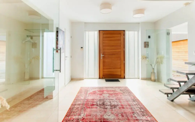 Lanaken Retreat Pool Jacuzzi and Sauna