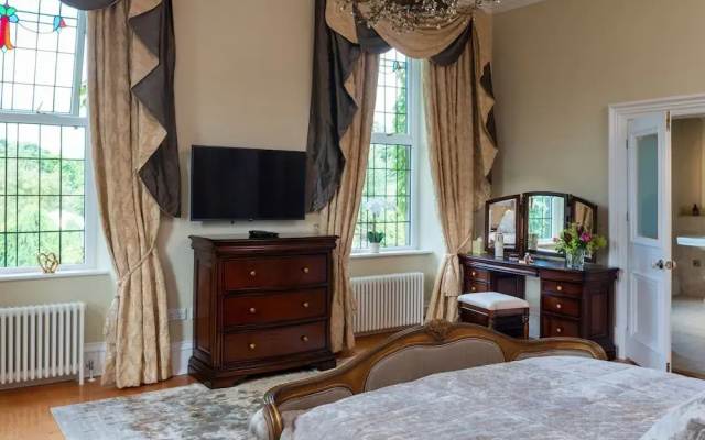 Moorlands Manor