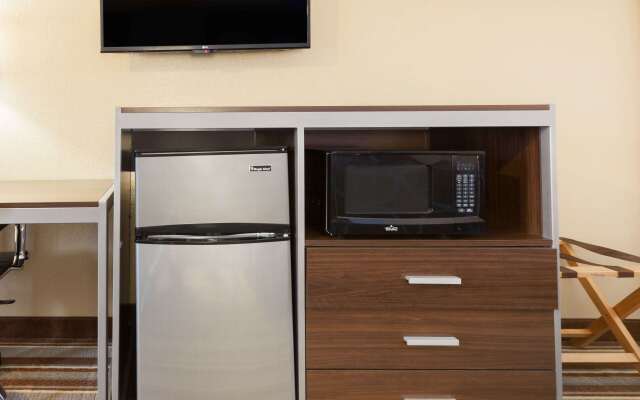 Super 8 by Wyndham Kingsville