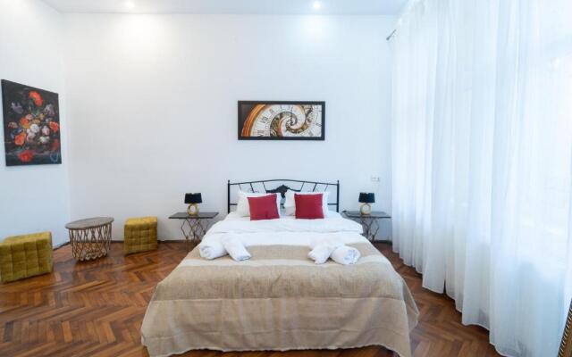 5* noble house in historic center