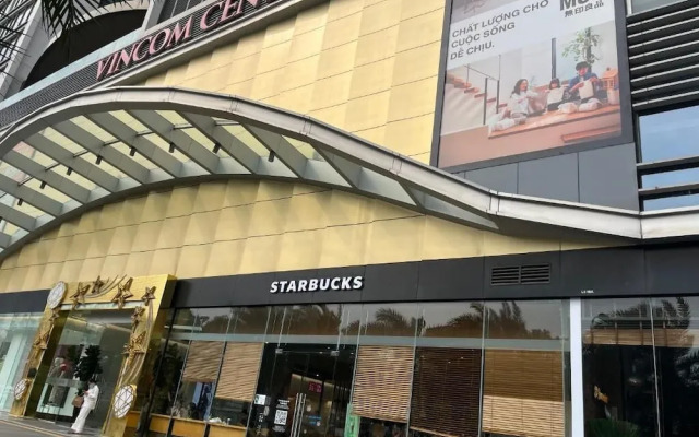 Metropolis Apartment