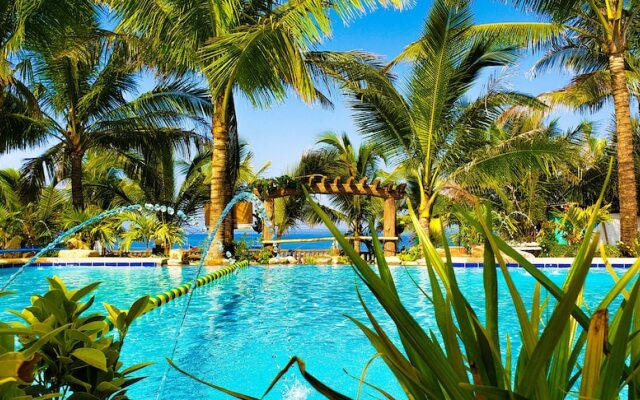 Crystal Shore Beach Resort powered by Cocotel