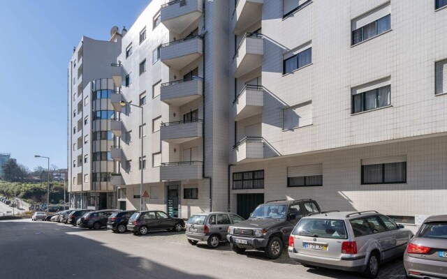 GuestReady Bright and Modern 2BR Flat in Vila Nova de Gaia