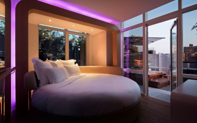 YOTEL New York Times Square