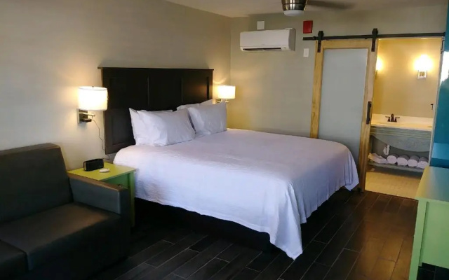Seven Hills Suites