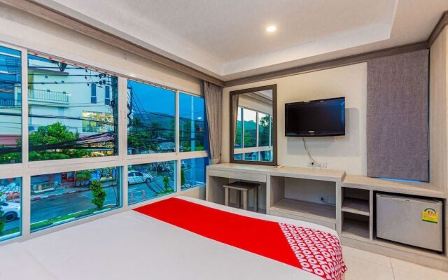 OYO 380 Jomthong Mansion