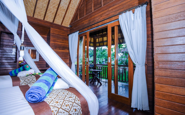 Karang Mas Villa by WizZeLa