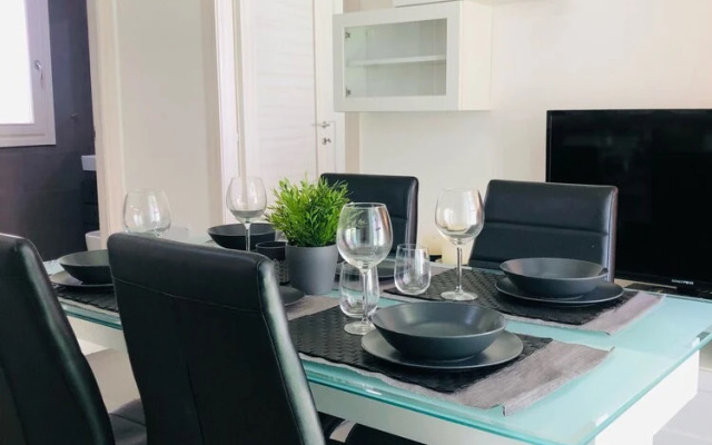 The Italian Home