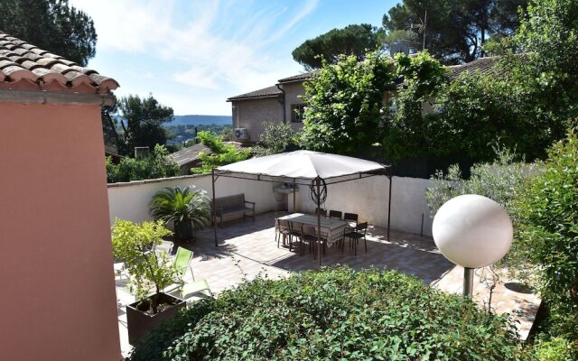 Beautiful Villa With Stunning Views of the Mont Ventoux