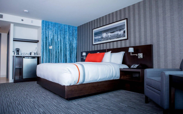 The Grand Winnipeg Airport Hotel by Lakeview