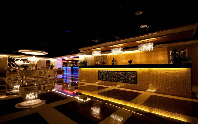 Jun Long Business Hotel
