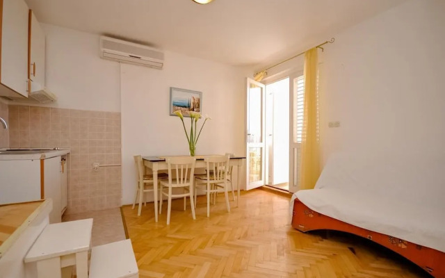 Apartments and Rooms Nikola