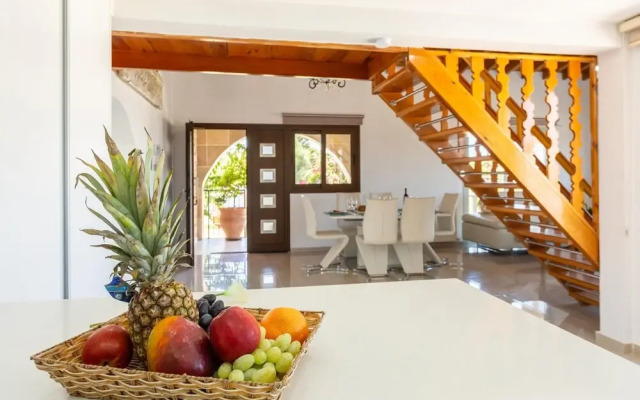 Villa Stone House in Neo Chorio