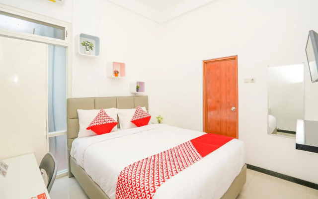 Central City Family Residence by OYO Rooms