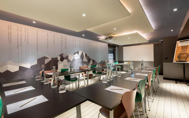 Alpina Eclectic Hotel