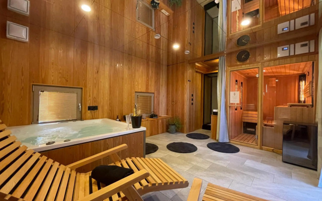 MAGNOLIA HOUSE by the RIVER