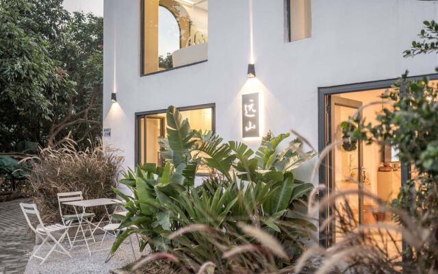 Distant Mountain Guesthouse