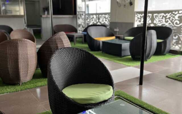 Glandov Suites and Apartment