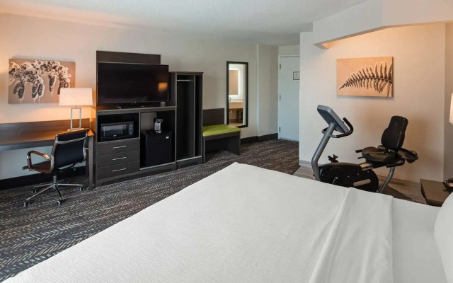 Plaza Hotel and Suites