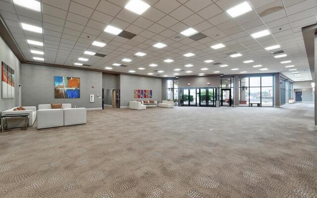 DoubleTree by Hilton Hotel Bloomington