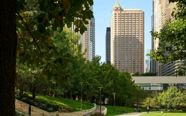 Fairmont Chicago at Millennium Park