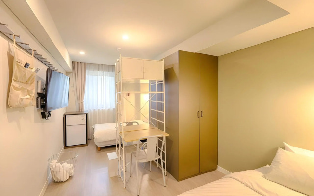Upflo Hostel