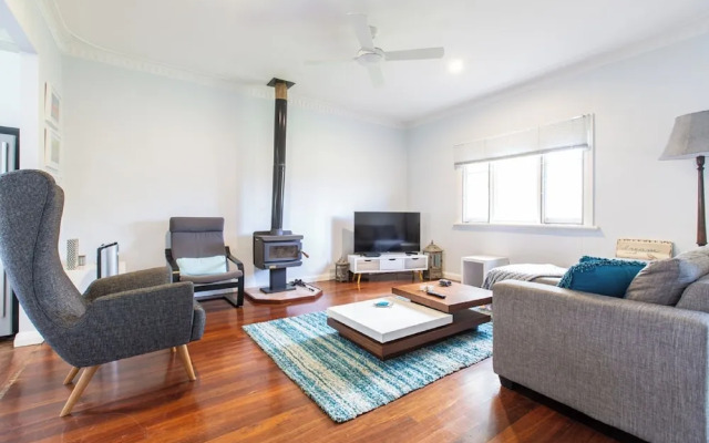 Relax and Unwind at Otters Retreat