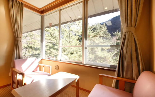Shimobe Hotel