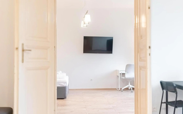 attractive 2BR Apt. Near AKH- Ideal for Longstays