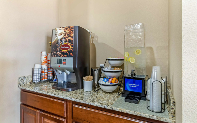 Comfort Inn & Suites Salina North