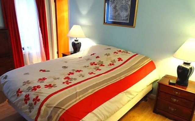 Ocean Sunrise 201 2 Br condo by RedAwning