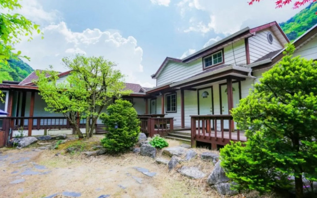 Danyang Eowoolim Pension