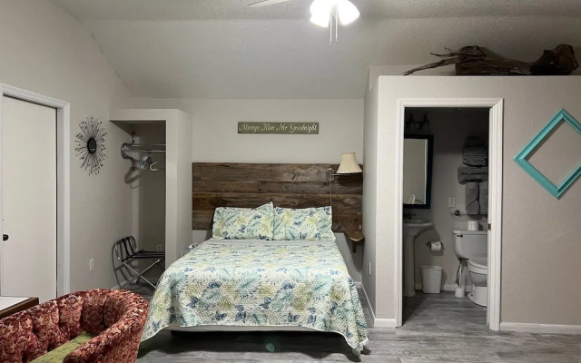 Nature Coast Inn and Cottages