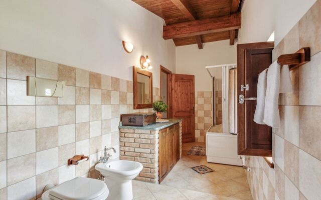 Chalet in Motta Santa Lucia in Greenery