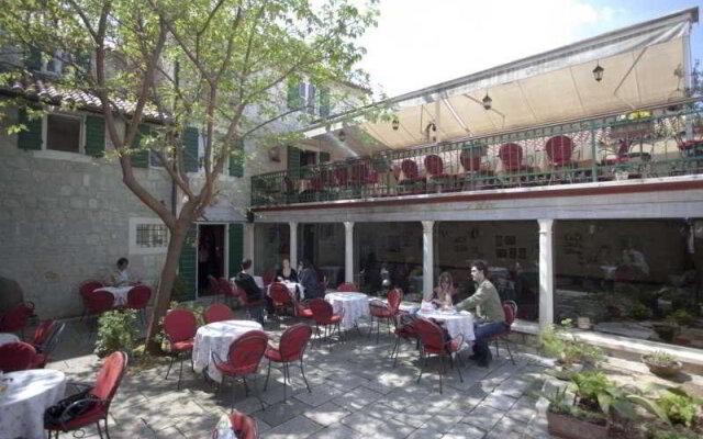 Veli Varos Apartments