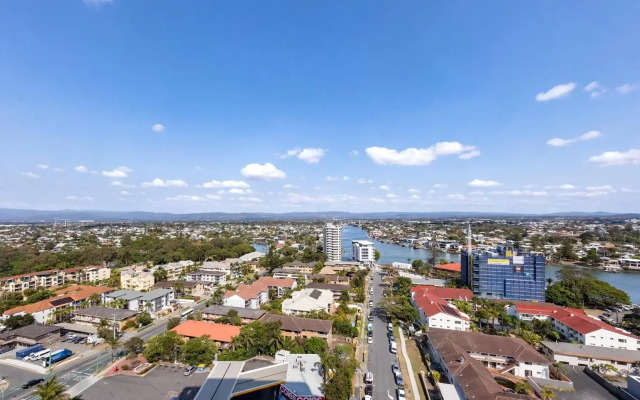 Oaks Gold Coast Hotel