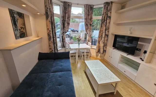 Cosy & Quiet Apartment in London