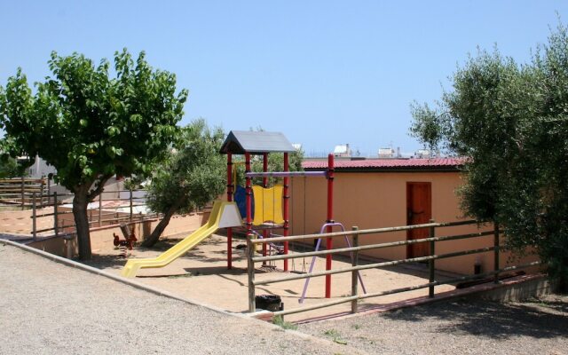 Attractive Bungalow With a Covered Terrace, Near the Beach