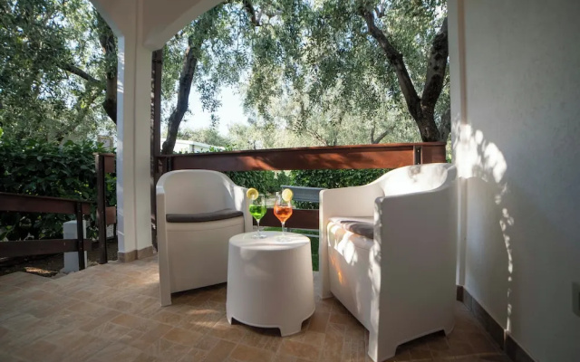 "melograno" Holiday Home Featured With Swimming Pool and Private Beach