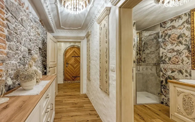 Royal Garden Suite