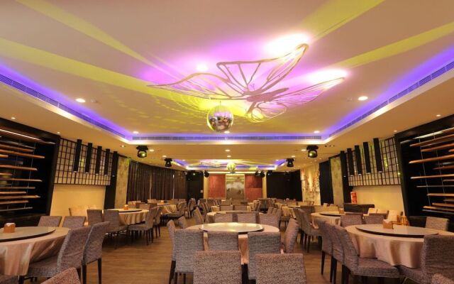 New Era Art Resort and Spa